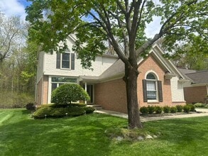 Building Photo - 1154 Bluebird Dr