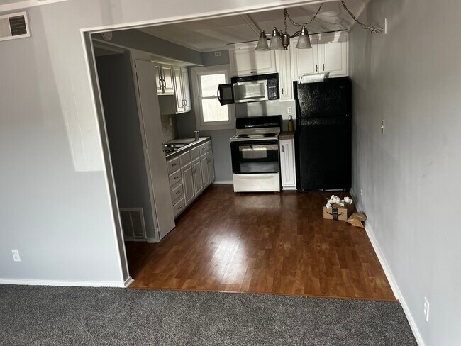 Building Photo - Rangeline