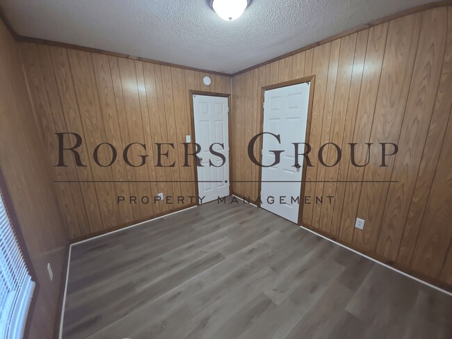 Building Photo - #450 - 236-238 Crozier St Duplex