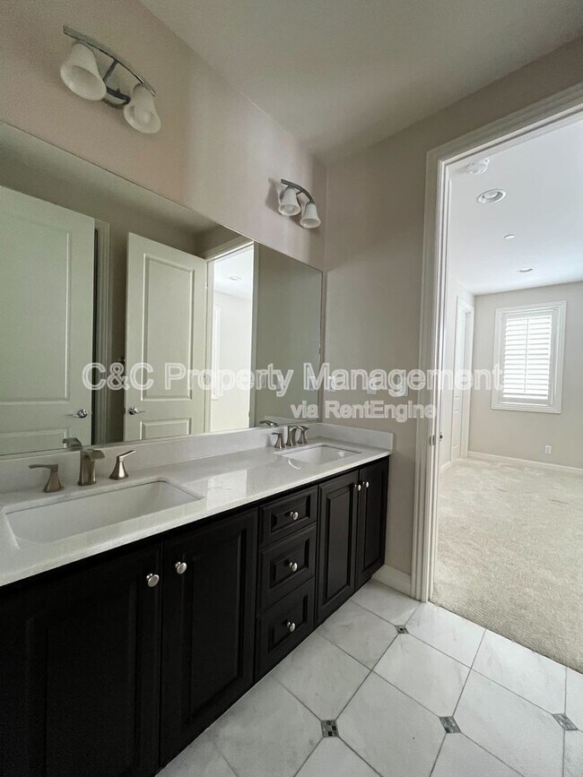 Building Photo - 53 Goldenrod