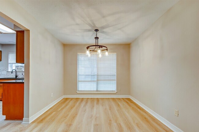 Building Photo - 14002 Wheatbridge Dr