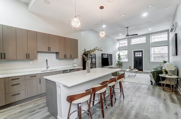 Building Photo - 2455 W McMicken Ave