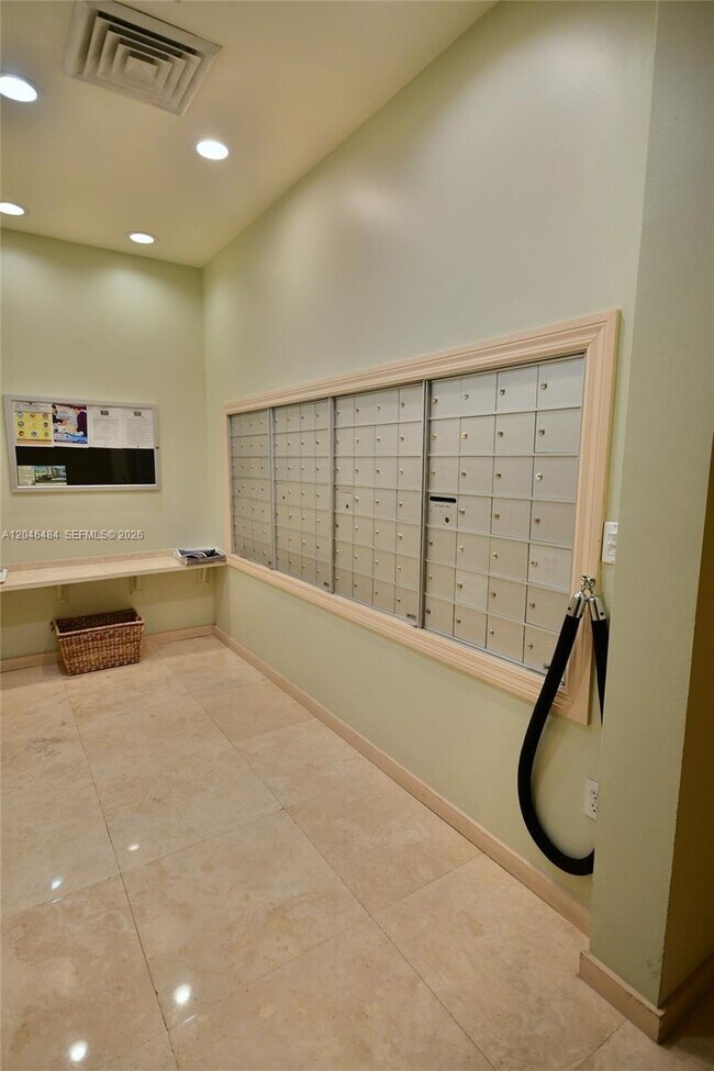 Building Photo - 2080 S Ocean Dr