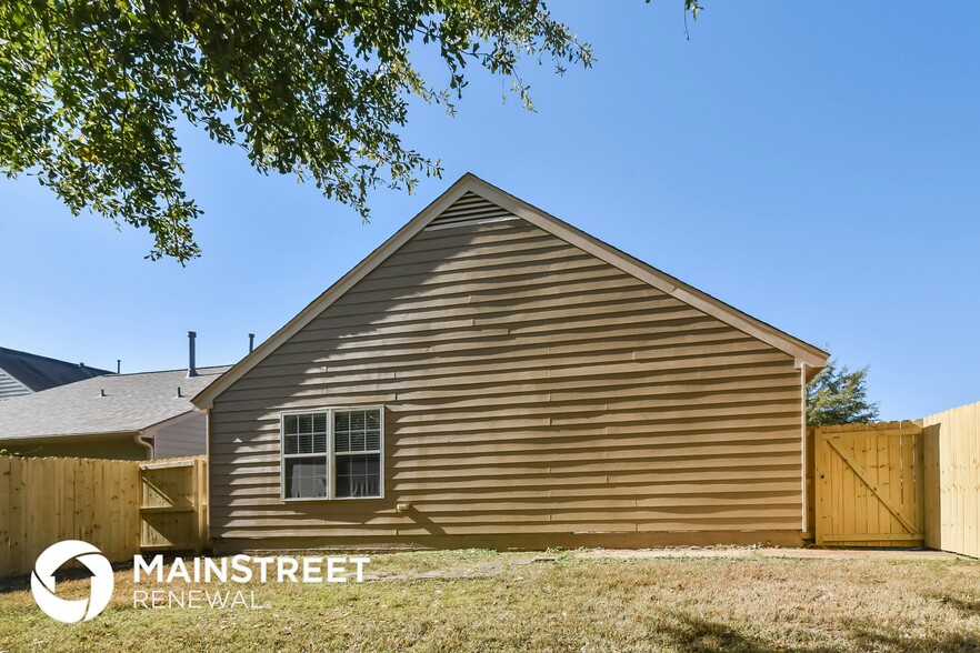 Building Photo - 4734 Waterfront Oak Dr