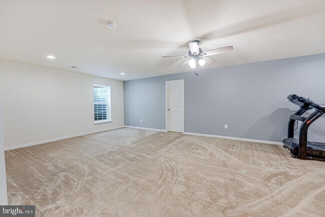 Building Photo - 317 Foxglove Way