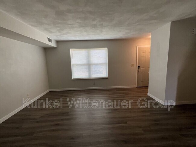 Building Photo - 1975 Nathan Ave