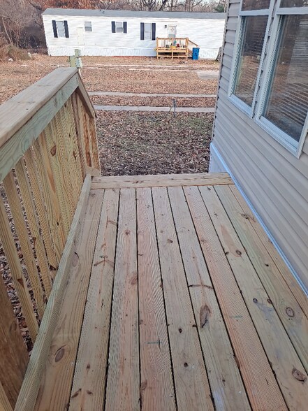 Building Photo - 17 Deerwood Park