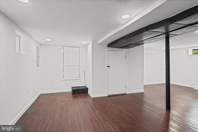 Building Photo - 750 Tydings Rd