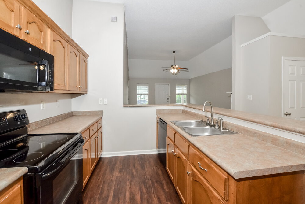 Building Photo - 7086 Crape Myrtle Dr