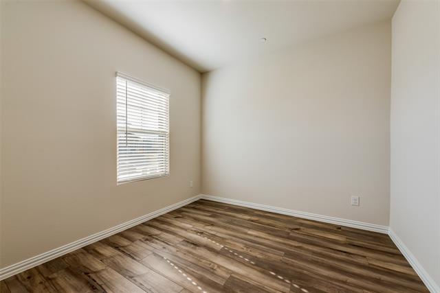 Building Photo - 102 Monarch Wy