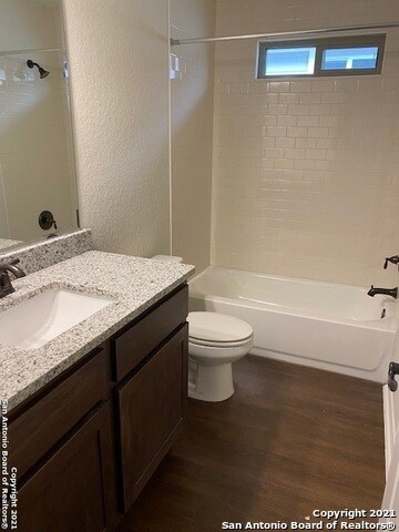 Building Photo - 10329 Lynwood Vlg
