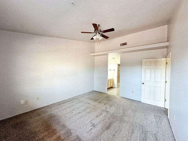 Building Photo - 1 MONTH FREE!!! 2 BEDROOM SINGLE STORY TOWNHOME 55+ COMMUNITY