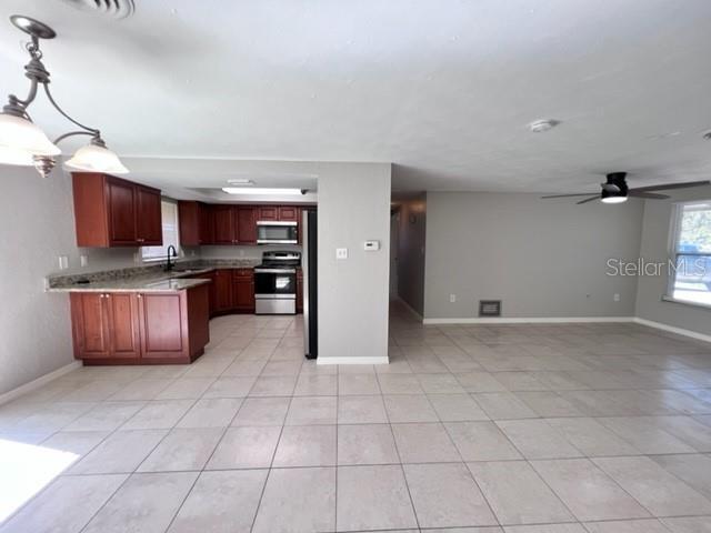 Building Photo - 424 Vannell St