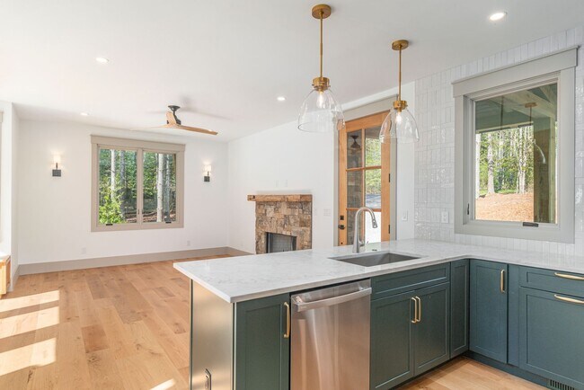 Building Photo - Stunning House w/ Amenities to Camp Lake J...