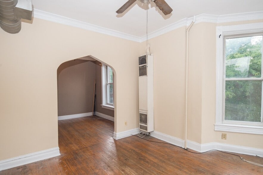 Building Photo - 1058 N Rockwell St
