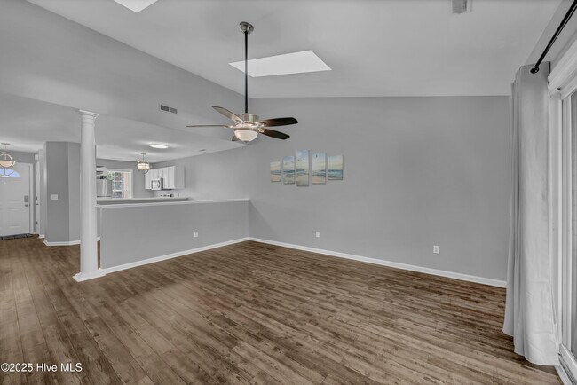 Building Photo - 4609 McClelland Dr