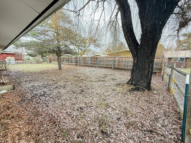 Building Photo - 1608-1610 N Brooklane St