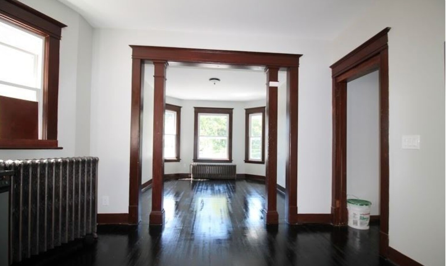 Building Photo - 206 Ontario St