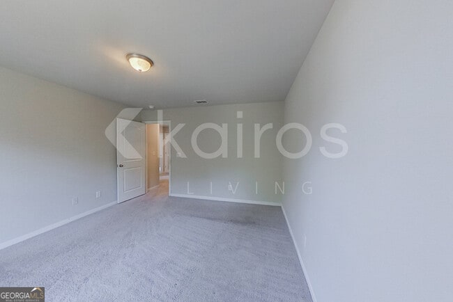 Building Photo - 248 York Ln