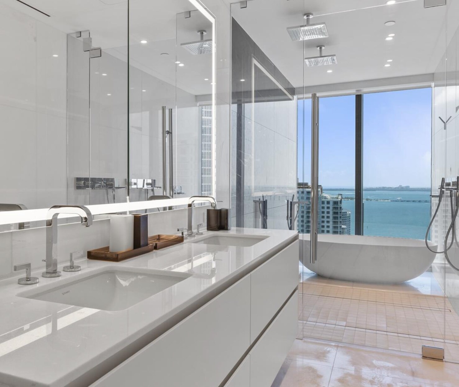 Building Photo - 300 Biscayne Boulevard Way