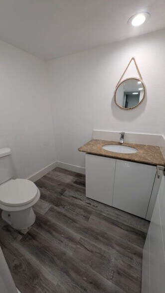 Building Photo - 10400 SW 108th Ave