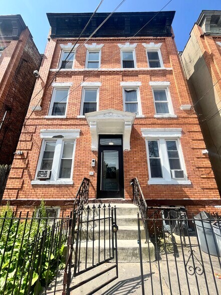 43 Grant Ave 3R - 40 Grant Ave