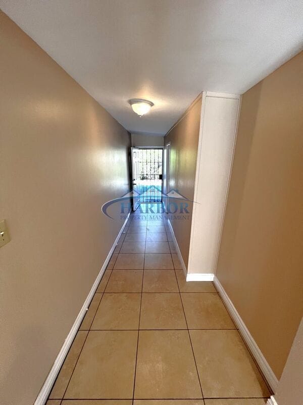 Building Photo - 227 W Cummings St