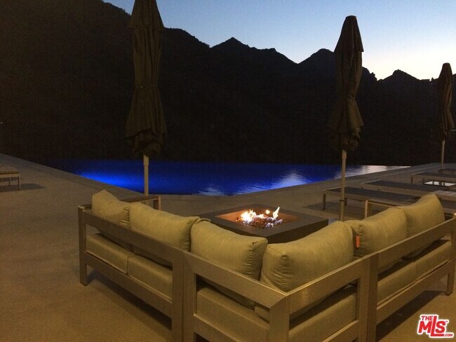 Building Photo - 29282 Circle Dr