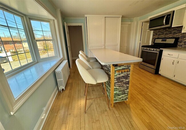 Building Photo - 2 Ruth Ln