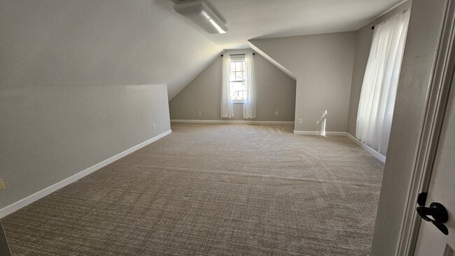 Building Photo - 106 Antler Ln