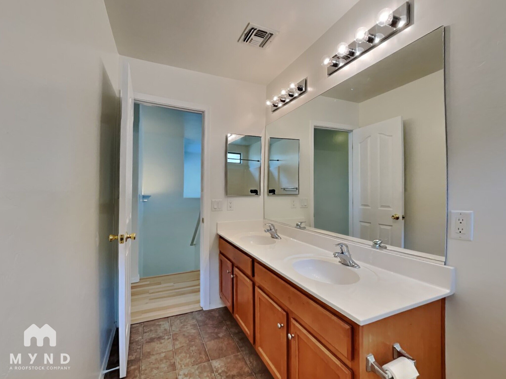 Building Photo - 9977 E Emberwood Dr