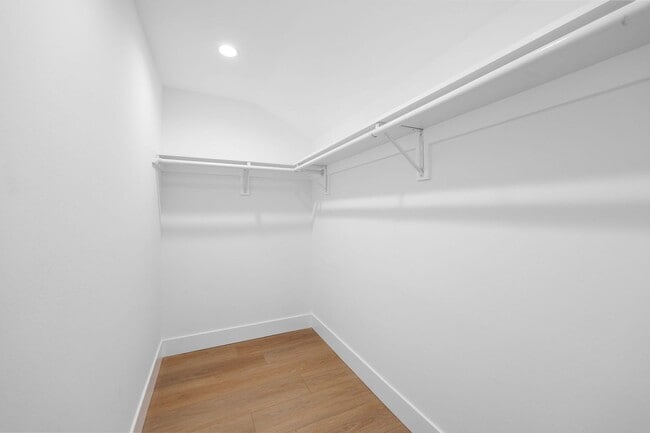 Building Photo - Modern Indoor / Outdoor Living with Resort-Style Yard & Bonus Suite