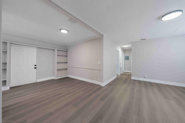 Building Photo - 510 SW 13th Pl