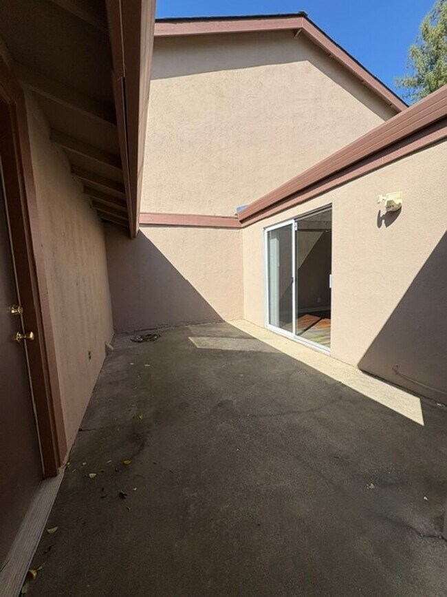 Building Photo - 2405-2409 S Whitney Blvd