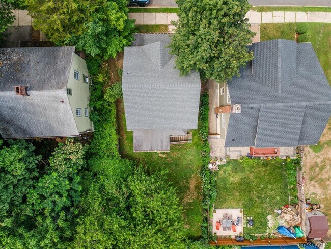 Building Photo - 5 Mills Ave