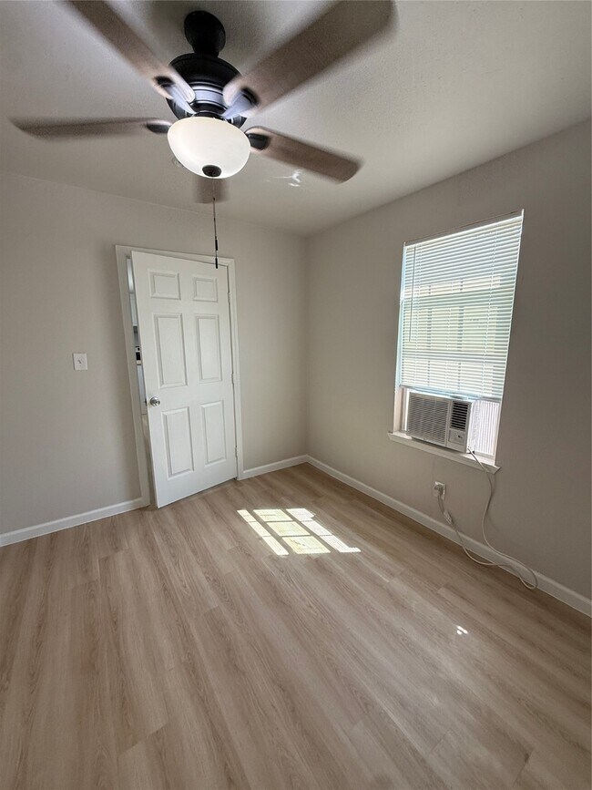 Building Photo - 7427 Avenue I