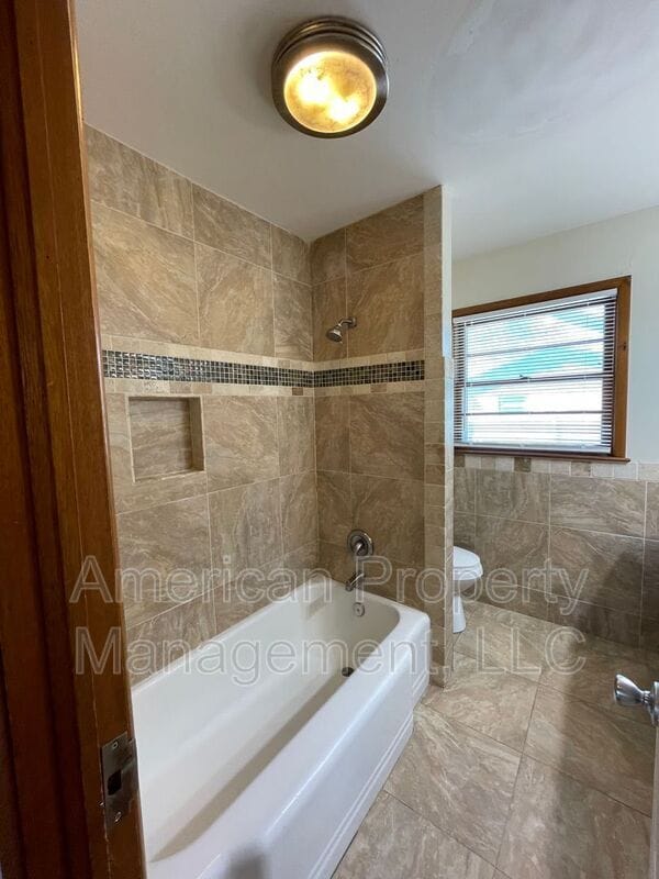 Building Photo - 5147 S Toledo Ave