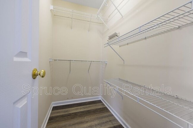 Building Photo - 303 Whitney Ln