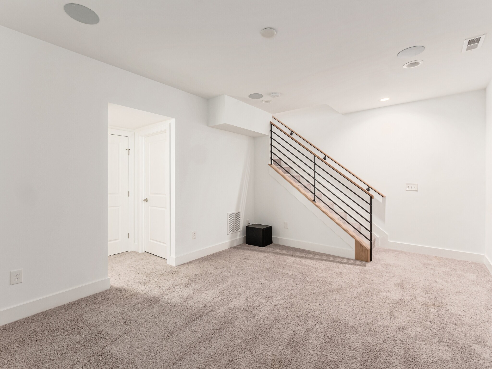 Building Photo - 766 N 6th St