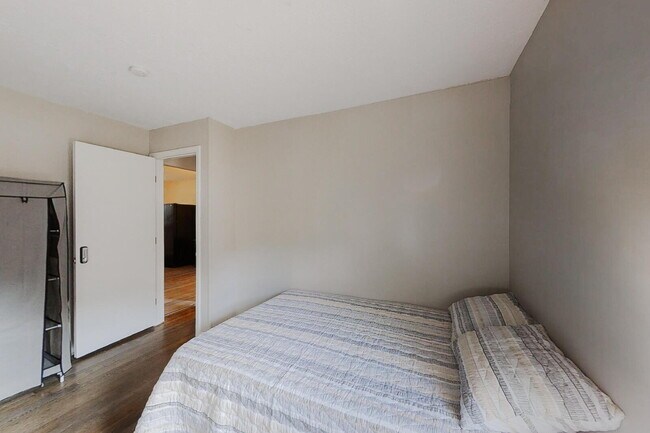 Building Photo - Hickory Hills Estates Home, a 8 minute walk to transit stop N Hairston Rd & 452