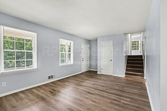 Building Photo - 2642 Hatfield Cir SE