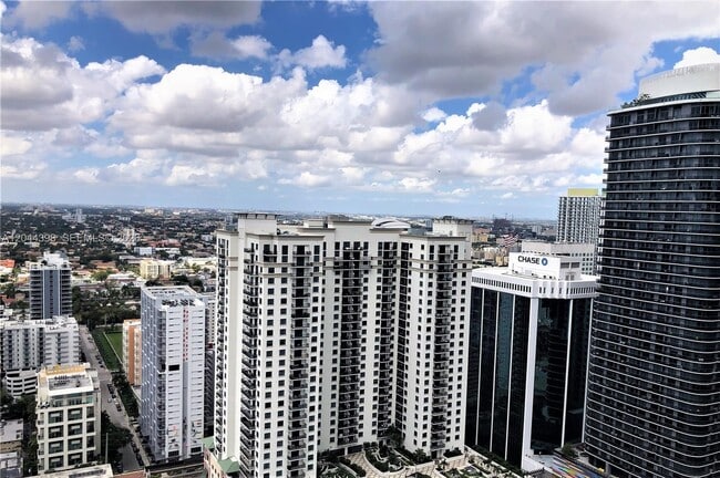 Building Photo - 1000 Brickell Plaza