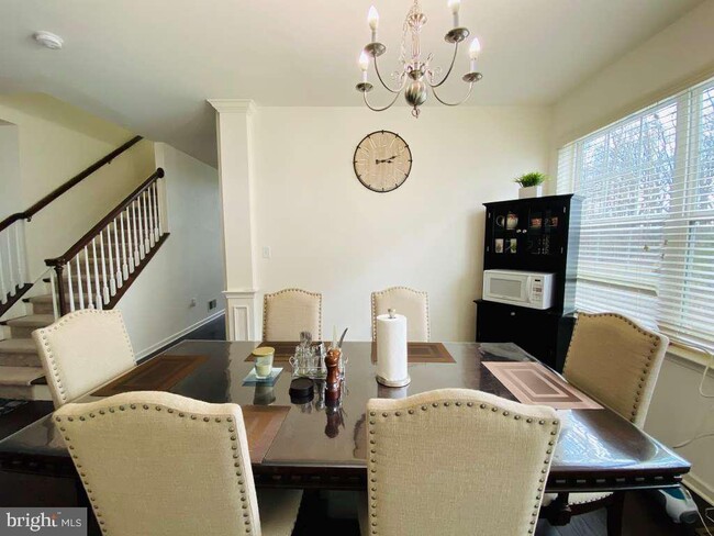 Building Photo - 119 Sirius Dr