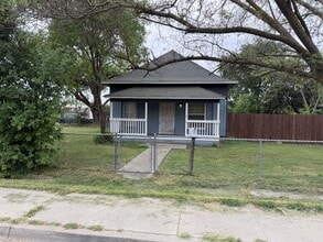 Building Photo - 10046 Larkin Rd