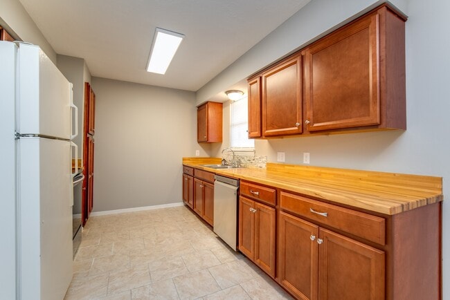 Building Photo - 12331 Atwell Dr