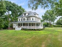 Building Photo - 389 Spring Unit# C