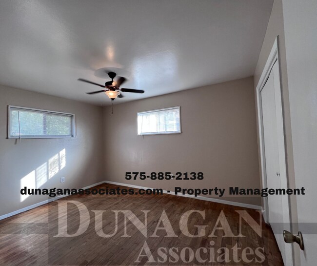 Building Photo - Spacious 3 bed,  1 1/2 bath