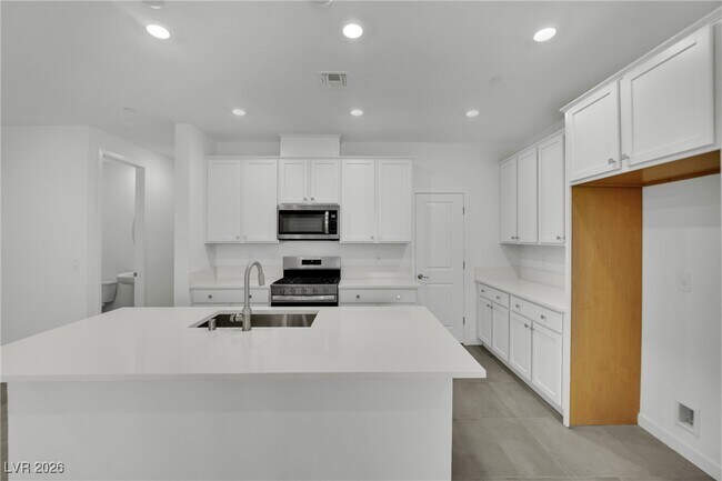 Building Photo - 11476 Panoledge Ave