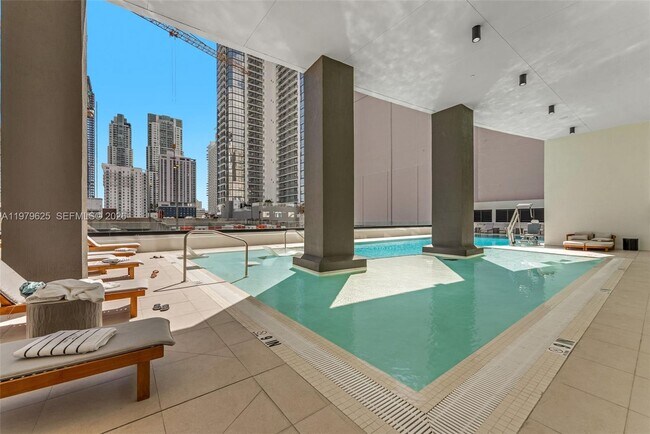 Building Photo - 225 N Miami Ave