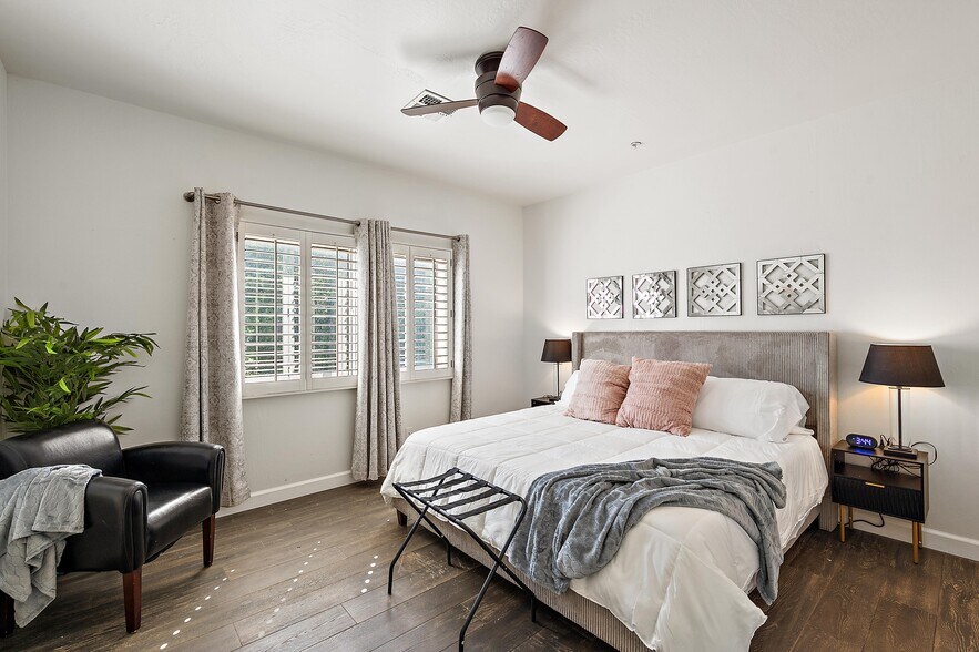 Building Photo - 13010 E Shangri La Rd